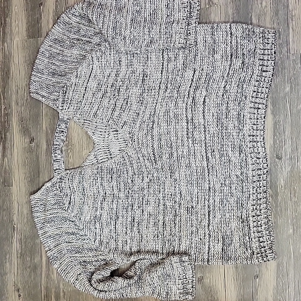 NWT Sweater - Picture 2 of 3